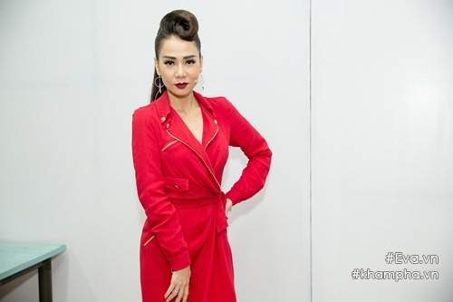 Hoài Lâm và bạn gái hot girl bất ngờ xuất hiện tại buổi ghi hình chung kết The Voice 9