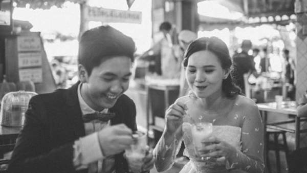 Cặp đôi Thái gây sốt vì chụp ảnh cưới với muôn kiểu món ăn 10