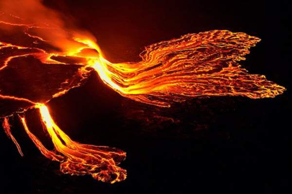 Khám phá 10 núi lửa hoạt động mạnh và nguy hiểm nhất thế giới 8