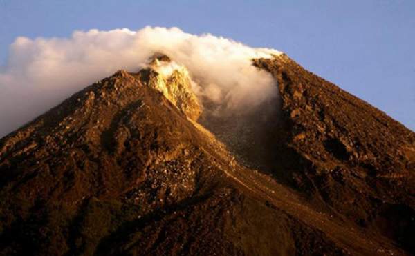 Khám phá 10 núi lửa hoạt động mạnh và nguy hiểm nhất thế giới 7