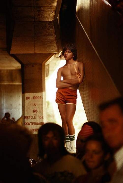 Khó tin đàn ông thập niên 70 đã từng mặc quần 5cm siêu gợi cảm 9