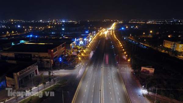 Cầu vượt gần 3.000 tỷ đồng tại Hà Nội lung linh về đêm 6