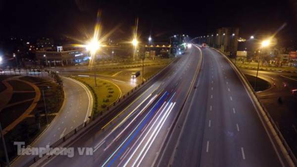 Cầu vượt gần 3.000 tỷ đồng tại Hà Nội lung linh về đêm 7