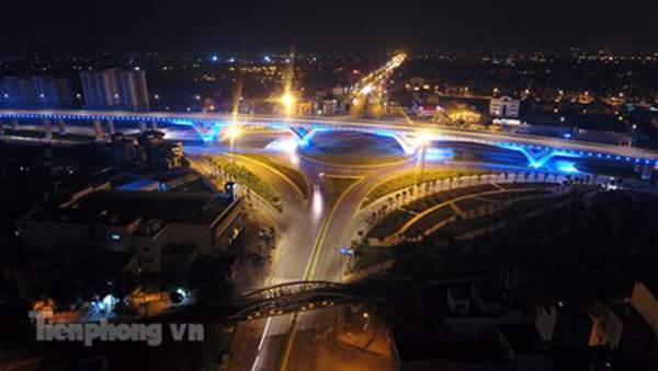 Cầu vượt gần 3.000 tỷ đồng tại Hà Nội lung linh về đêm 3