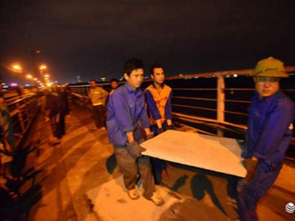 Cầu vượt gần 3.000 tỷ đồng tại Hà Nội lung linh về đêm 13