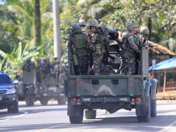 Quân đội Philippines thắng thế ở thành phố bị IS chiếm 2