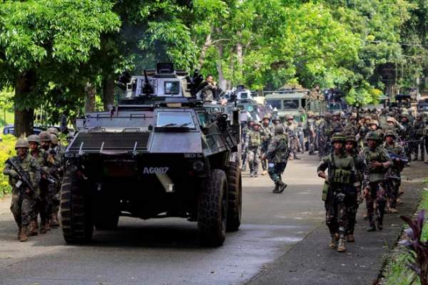 Lo ngại IS, Philippines cầu viện đến lực lượng đối lập 2