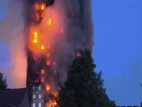 Người mẹ ném con từ tầng cao khỏi vụ cháy London 3