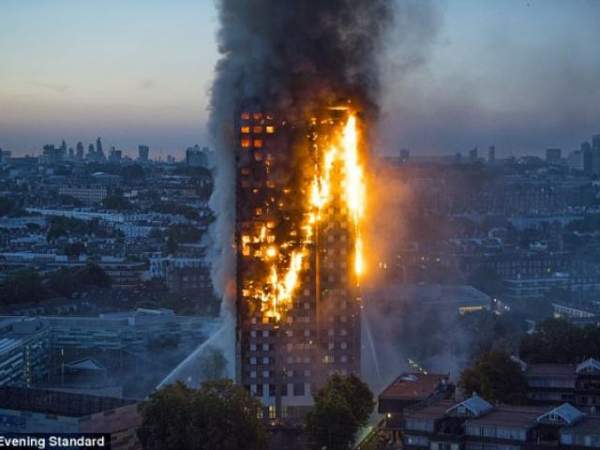 Hình ảnh ghê sợ bên trong chung cư London bị lửa thiêu 6