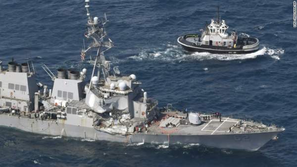 Tàu chiến Mỹ đâm tàu hàng: 7 thủy thủ chết vì ngạt nước