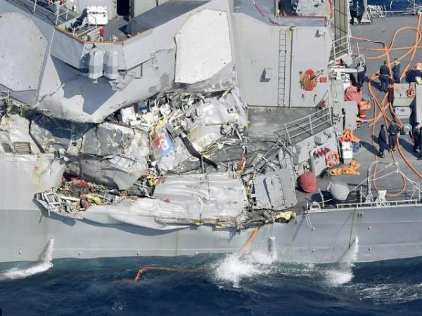 Tàu chiến Mỹ đâm tàu hàng: 7 thủy thủ chết vì ngạt nước 4