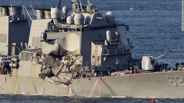Tàu chiến Mỹ đâm tàu hàng: 7 thủy thủ chết vì ngạt nước 2