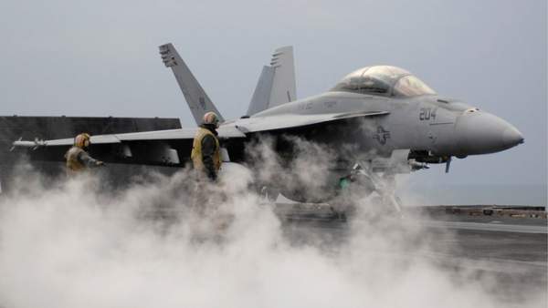 Mỹ đáp trả vụ Nga tuyên bố bắn hạ mọi máy bay ở Syria 2