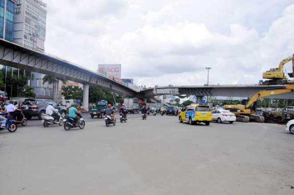 Cận cảnh cầu bạc tỷ “giải cứu” kẹt xe ở Tân Sơn Nhất trước giờ G 7