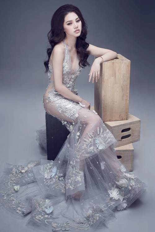 Hoa hậu Việt sở hữu "số đo vàng" mặc trong suốt đến ngỡ ngàng 3