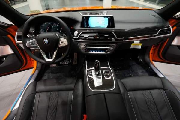 BMW 750i màu cam độc đáo có giá 3 tỷ đồng 4