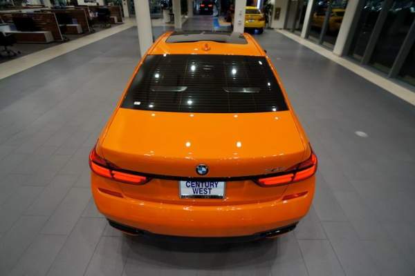 BMW 750i màu cam độc đáo có giá 3 tỷ đồng 3