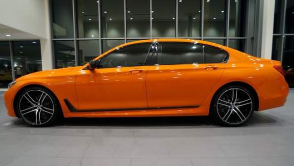 BMW 750i màu cam độc đáo có giá 3 tỷ đồng 2