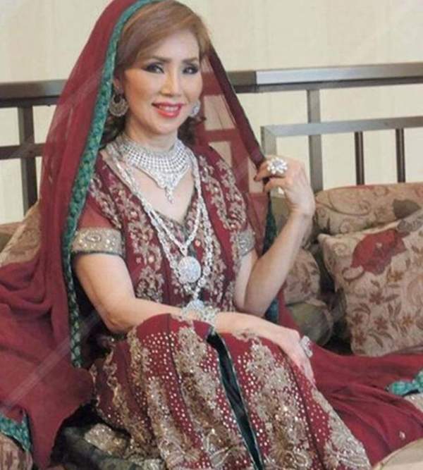 Choáng với cụ bà 60 tuổi được đại gia giàu nhất Dubai cưới làm vợ 2