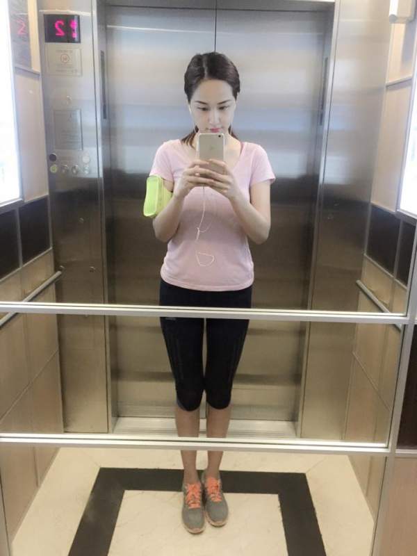 Trong thang máy mà Hà Hồ, Mai Phương Thuý ăn mặc khiến fan "rớt tim" 5