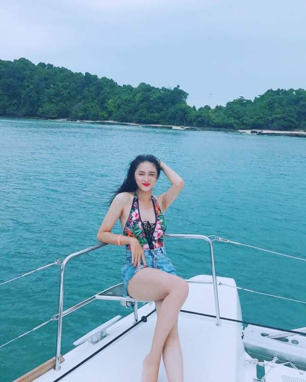 Hương Giang Idol nữ tính với đồ bơi hở lưng rộng mênh mang 4