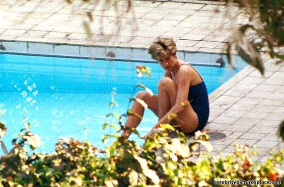 Không ngờ công nương Diana từng mặc bikini "chất chơi" đến vậy 4