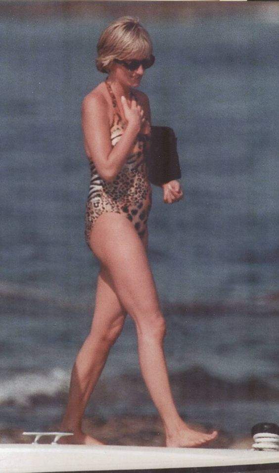 Không ngờ công nương Diana từng mặc bikini "chất chơi" đến vậy 2
