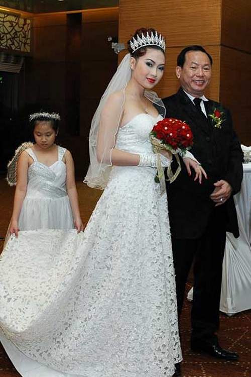 4 cuộc hôn nhân chóng vánh đến không ngờ của showbiz Việt 3