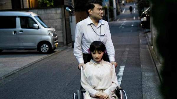 Đàn ông Nhật nghiện yêu vợ "nhựa" hơn vợ thật 2