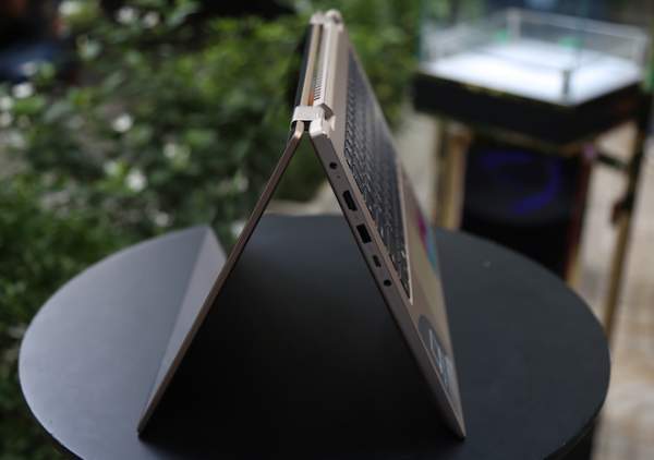Lenovo tung 3 mẫu laptop mới có màn hình cảm ứng xoay 360 độ 2