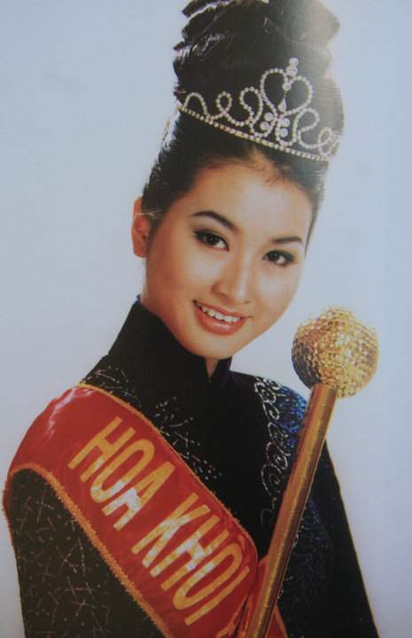 Hoa hậu ảnh lịch Sài Gòn xưa kể chuyện đại gia, đấu đá showbiz 2