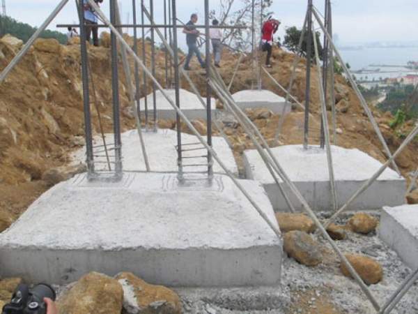 Công trình 40 móng biệt thự ở Sơn Trà đẩy bùn đất xuống biển 6