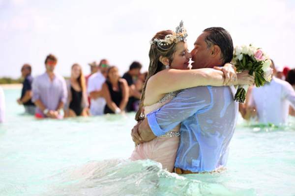 Đám cưới giữa lòng đại dương của cặp đôi đến từ Mỹ 2