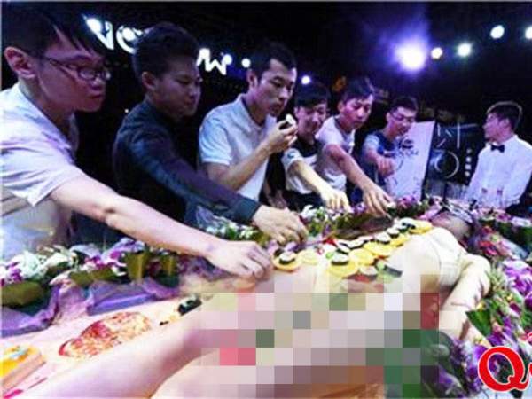 Mẫu nude tiệc sushi kể về nỗi tủi hổ, chua chát nhất cuộc đời 5