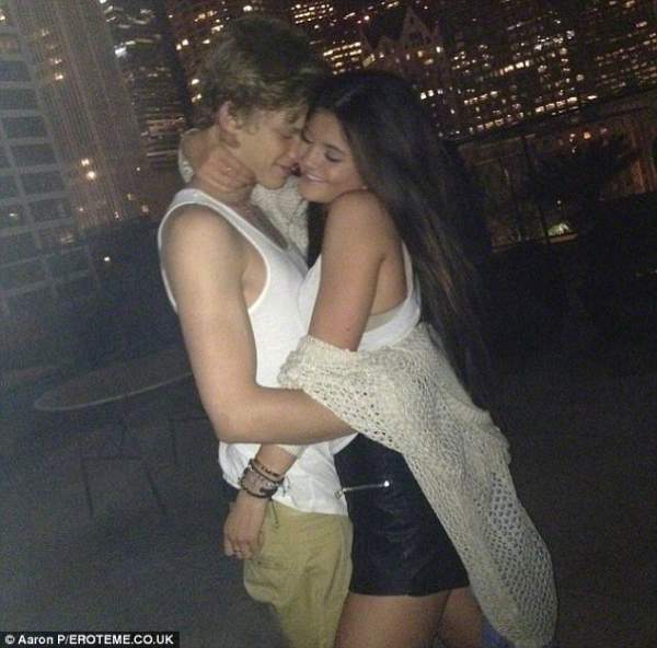 Mới 19 tuổi đã hẹn hò dàn chân dài này, Justin Bieber nước Úc bị gọi là trai hư 7