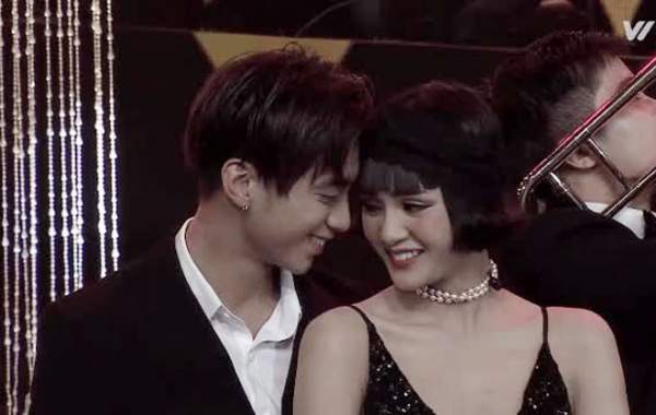 Sau clip ôm hôn, Soobin Hoàng Sơn chính thức tuyên bố quan hệ với hot girl 2