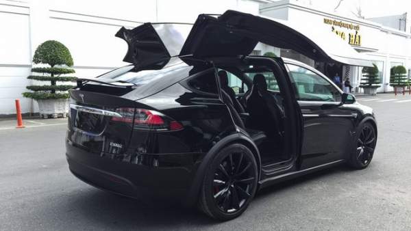 Tesla Model X P100D giá 8 tỷ đồng tại TP.HCM 3