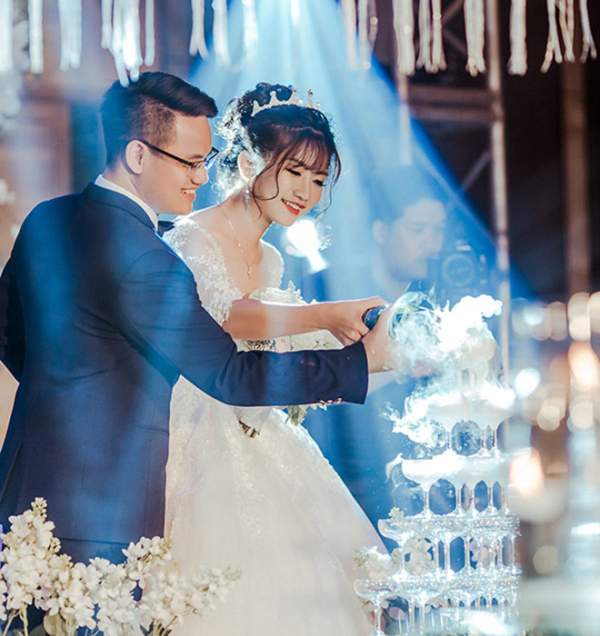 Đám cưới 10 tỷ của cặp đôi Hà thành sau 8 năm yêu 7