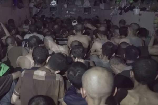 Cảnh nhồi khủng bố IS đến "không thở được" trong tù Iraq