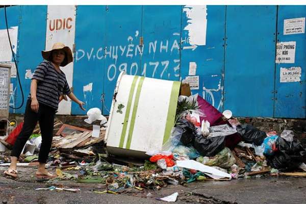 "Khủng hoảng" rác thải, phố Thủ đô ngập chìm trong… rác             7
