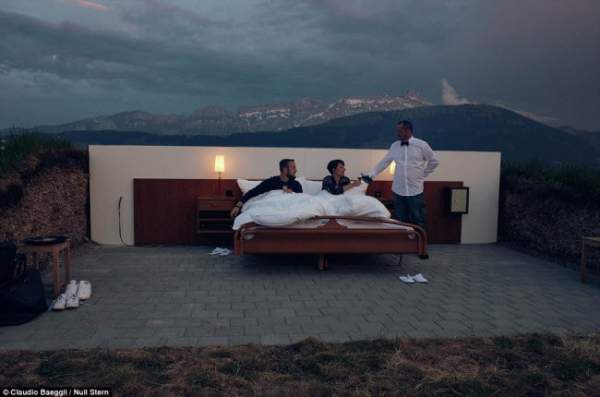 Lạ lùng khách sạn không có gì ngoài giường trên núi Alps 4