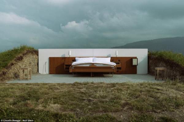 Lạ lùng khách sạn không có gì ngoài giường trên núi Alps 5