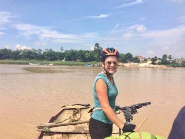 Tin mới vụ nữ du khách Anh mất xe đạp khi phượt xuyên Việt 3