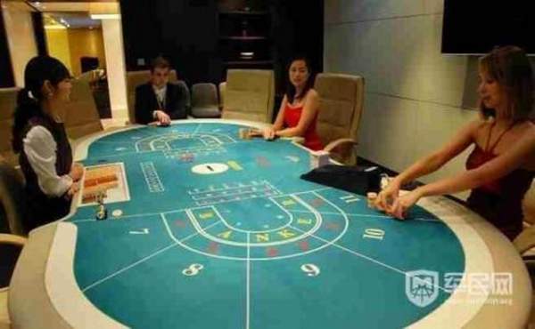 Quan xã TQ mê gái hư, chơi bạc ở Macau 3 đêm hết 50 tỉ 5