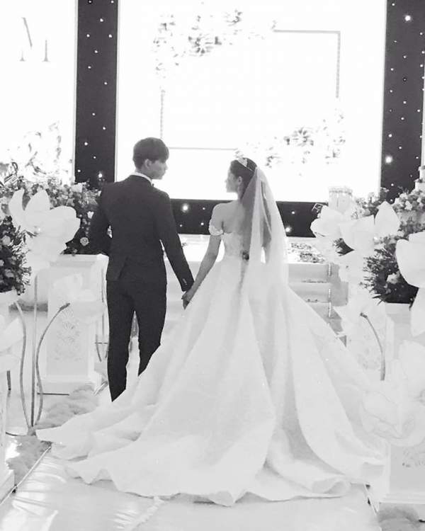 Phát hiện ảnh cưới của Tim và Trương Quỳnh Anh "có gì đó không đúng" 3