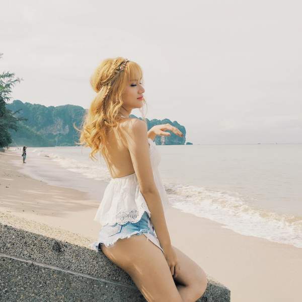 Kiều nữ Việt lăng xê quần siêu ngắn 5cm, ai gợi cảm nhất? 9