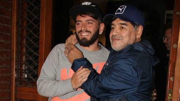 Đào hoa kém gì bố, con trai Maradona cũng từng cưa đổ cả hoa hậu 3
