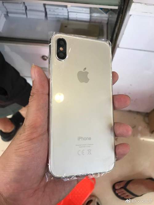NÓNG: iPhone 8 vừa về Việt Nam, giá gần 230 triệu đồng 2