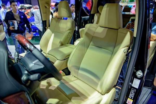 Toyota Alphard tại Việt Nam chốt giá 3,533 tỷ đồng 5