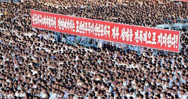 Vạn dân Triều Tiên đổ ra đường ủng hộ ông Kim Jong-un 5